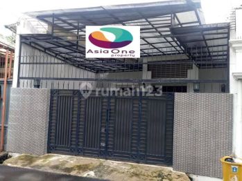 Rumah 2 Lantai Bagus Sertifikat Hak Milik di Komplek Kav Pln, Jakarta Timur