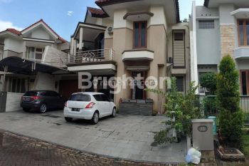 Dharmahusada regency rumah dekat unair