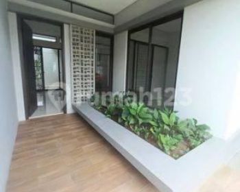 Rumah Cantik Modern Flora Summarecon Bandung