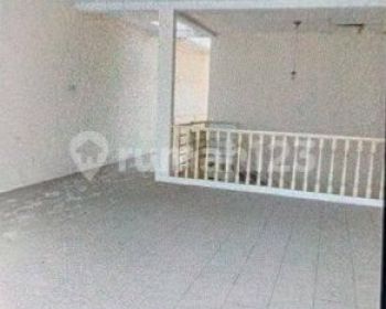 Ruko luas siap usaha di Lengkong Besar