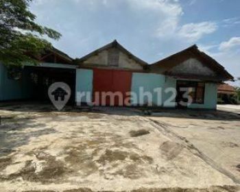 Dijual Rumah & 3 Gudang Jalan Raya Sapan