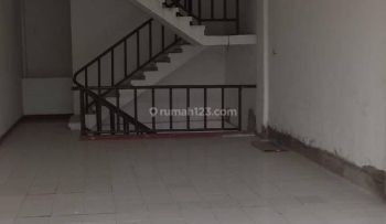 Disewakan Ruko Rungkut 3.5 Lantai Bersih Dan Siap Pakai