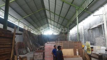 Disewakan gudang terbuka tempat usaha dekat by pass Pesanggaran Densel
