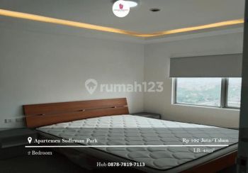 Disewakan Apartement Sudirman Park 2 BR Furnished Bagus Mid Floor