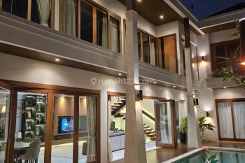 Rumah Dengan Design Modern di Kebagusan