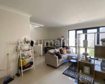 Rumah 2 Lantai Bagus Furnished Podomoro Park