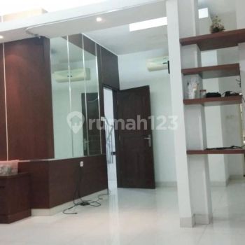 DiSewakan dan diJual rumah 2 Lantai, Lebar 7meter di Jelambar, , Jakarta Barat