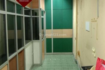 Ruko 4 Lantai, Jl. Hayam Wuruk, Kebon Kelapa, Jakarta Pusat
