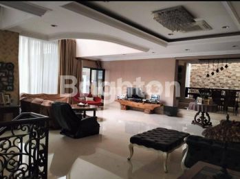 RUMAH MEWAH DI CROWN PONDOK HIJAU GOLF GADING SERPONG TANGERANG