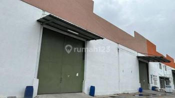 Gudang disewakan lewat konter 40 Fit di jl Benda, Tangerang