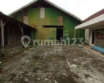 Gudang Hitung Tanah Di Jalan Poros Akhmad Yani - Malang