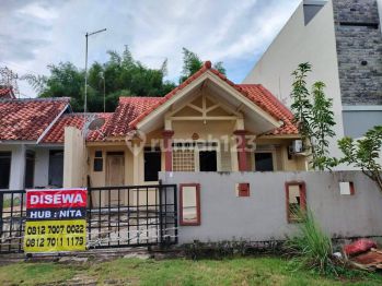 Rumah cantik siap pakai di Sukajadi