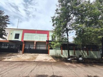 Gudang Gandeng Huk jarang ada, bisa dilalui kontainer 40 feet dikomplek yang di