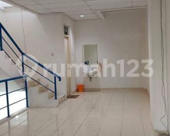 Ruko 4 lantai di Sebrang Lippo Mal Puri