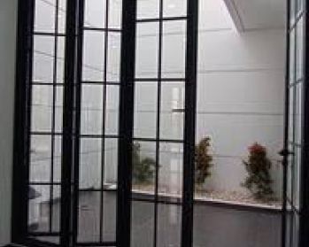 Disewakan Ruko Siap Pakai cocok untuk usaha di Jalan Boulevard
Galaxy
Bekasi