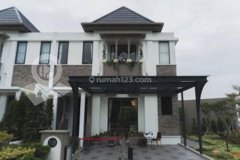 Rumah Mewah 3 Lantai Dikelilingi View Cantik Pegunungan Hijau