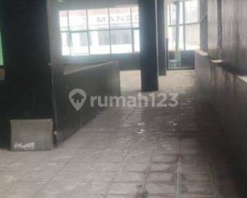 Disewakan Gedung Tengah Kota Strategis di Jalan Dewi Sartika