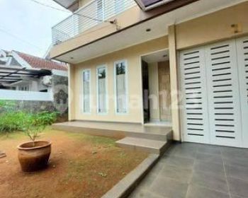 Rumah Ada Halaman Belakang Di Area Bintaro Jaya. SL2692