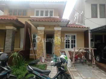 Rumah Semi Furnished di Taman Parahyangan, Tangerang