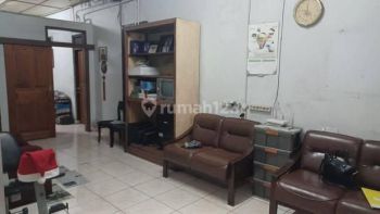 Dijual rumah terawat lokasi di mainroad Arcamanik, cocok untuk tempat tinggal