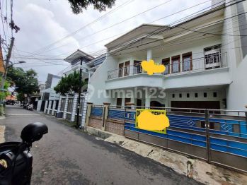 Ru Rumah di Tebet Utara 2 Lantai SHM Bagus