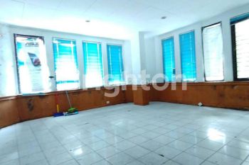 BALIKPAPAN RUKO TENGAH KOTA (LKO 5 01)