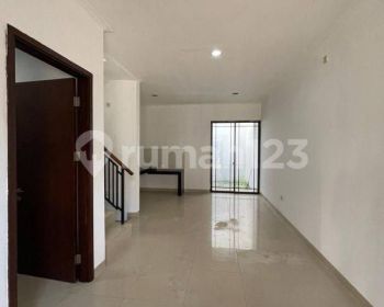 Rumah Green Lake City 2 Lantai Unfurnished
