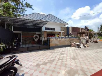 Rumah Luas Jalan Kaliurang SHM Dekat Kampus UII