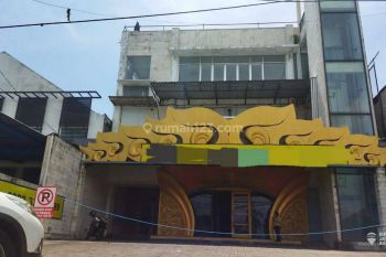 Gedung 3 Lantai Disewakan, di Sunset Road Kuta