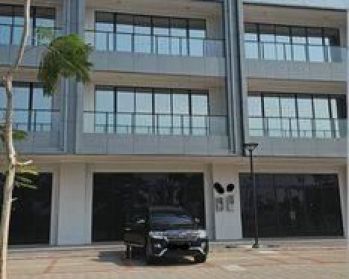 Disewakan Ruko Soho Boulevard siap pakai dan posisi strategis