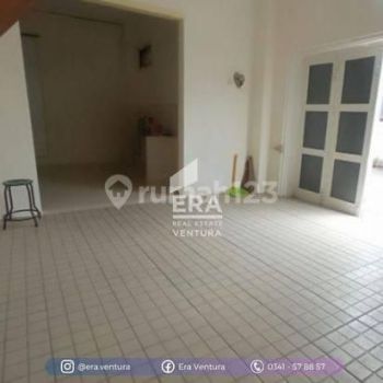 Disewakan Rumah 2 Lantai Kawasan Jl. Candi candi, Siap Pakai, Bersih Terawat