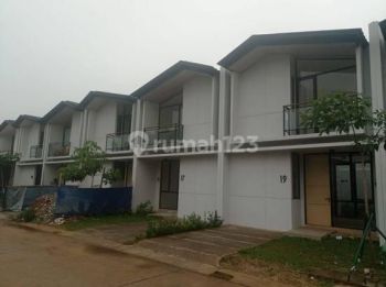 Rumah 2 Lantai Siap Huni di Lippo Karawaci, Cendana Essence, Shm
