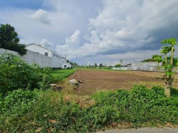 Tanah dekat bandara adi sumarmo solo