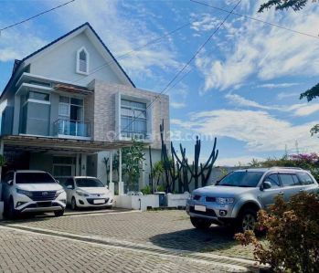 Dijual Rumah cantik Hoek di Cimahi FURNISH