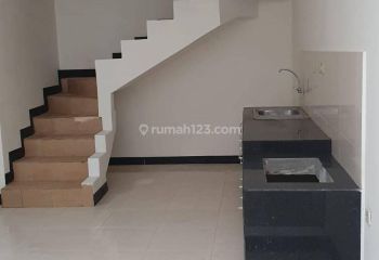 Dijual Rumah Cantik Siap Huni di Kota Baru Parahyangan Bandung