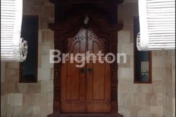 Rumah Full Furnish KAYU JATI, Lokasi Sangat STRATEGIS di Perumahan ELITE dan di