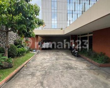 Rumah Lama Htung Tanah di Ks Tubun, Jakarta Barat