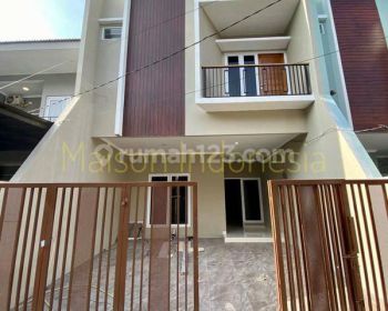 Rumah Minimalis Baru 2 Lantai Dekat Ecopark