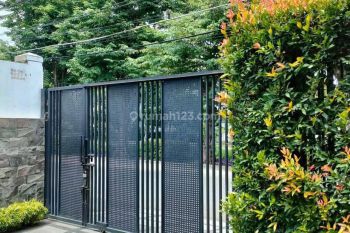 Rumah di Jln safir raya taman Meruya Ilir SHM Bagus Utara