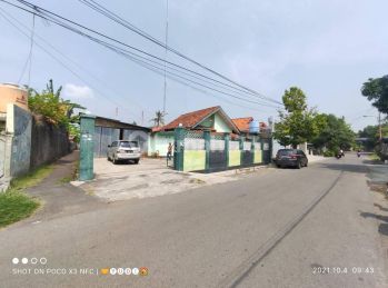 Rumah + Gudang hitung tanah harga dibawah pasaran lokasi tengah kota