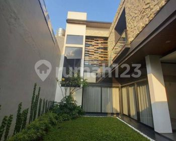 Rumah Minimalis Modern di Area Ampera, Jakarta Selatan