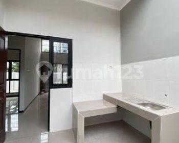 Rumah di Rungkut medoan SHM Baru Barat Daya