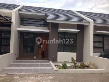 JUAL Rumah di Ciganitri sebelah podomoro