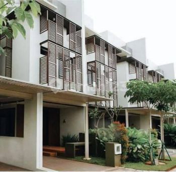 RUMAH GREENWICH PARK BSD BAGUS LOKASI DI BOULEVARD ROW JALAN BESAR AKSES MUDAH