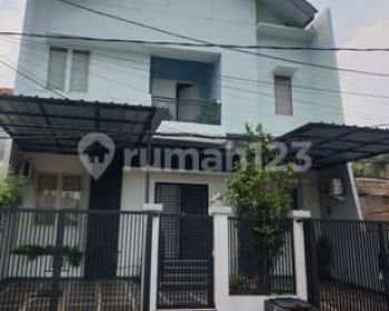 Peluang Bisnis Bagus Dijual Rumah Bagus Kos Kosan Siap Pakai di Kelapa Gading 3m