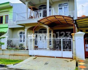 Rumah 2 lantai terawat bebas banjir Jatibening Bekasi