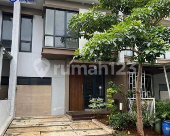 Minimalis modern Rumah 2 lantai bagus di kotawisata