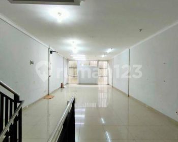 Di jual cepat ruko keren di holis regency