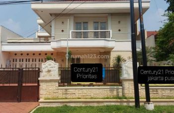 Rumah Bagus Dalam Kawasan Komplek Di Daerah Cipayung