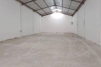 Obral Gudang Margomulyo, Surabaya